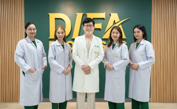 about-us-doctor-selfie-potrait